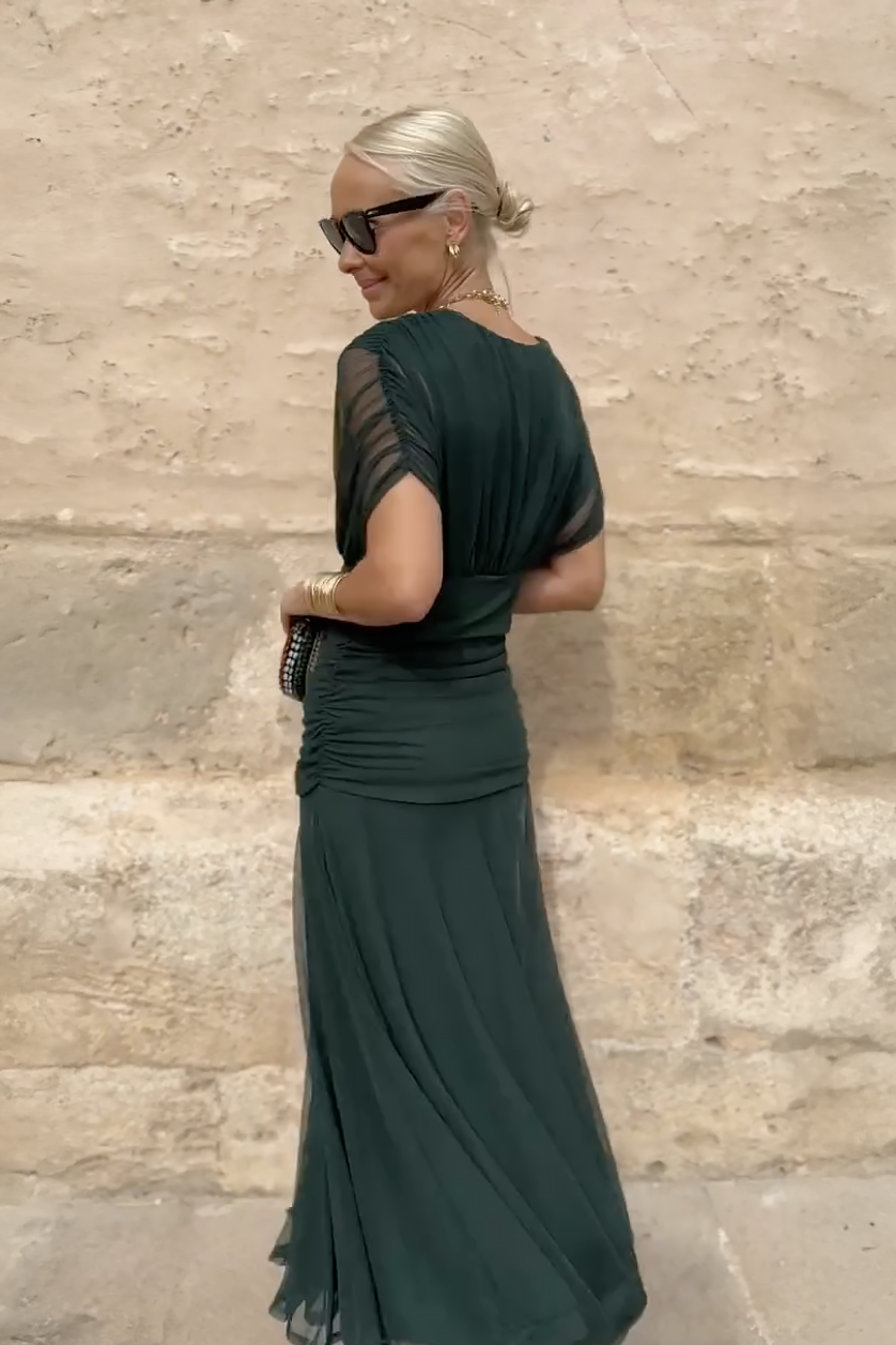 Alessandra | Vestido largo de caída sedosa con cintura plisada