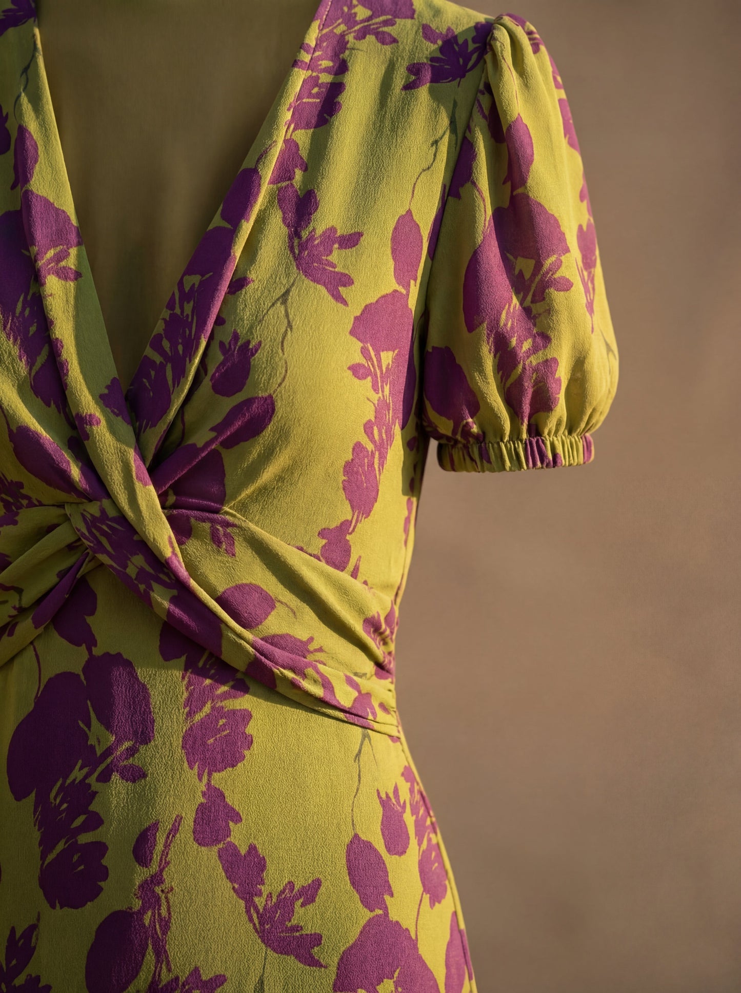 Celia | Vestido largo estampado con escote cruzado